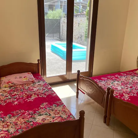 Guest house Meka